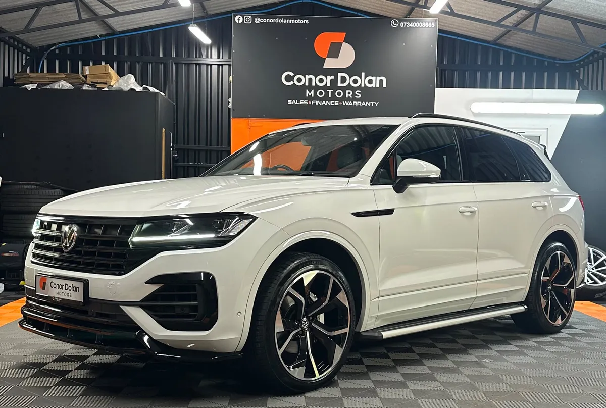 Volkswagen Touareg R Line (Ni Jeep) - Image 2