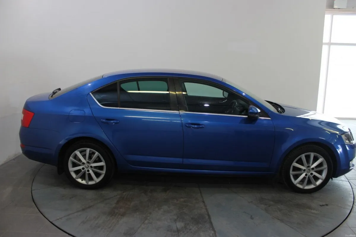 Skoda Octavia STYLE 1.6TDI 110HP - TENDER 40 - Image 3