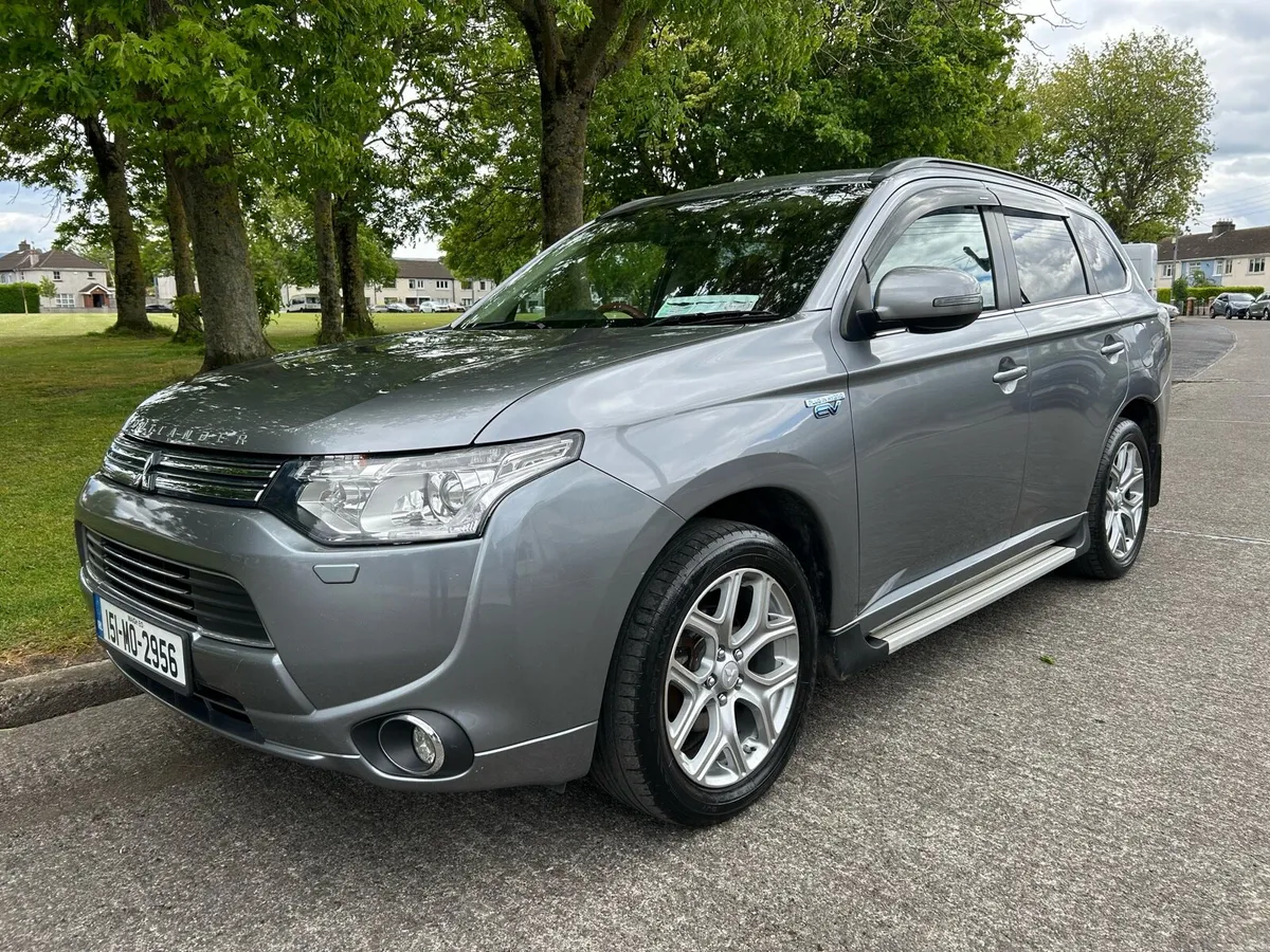 2015 Mitsubishi Outlander 2.0 PHEV 4X4 Automatic - Image 4