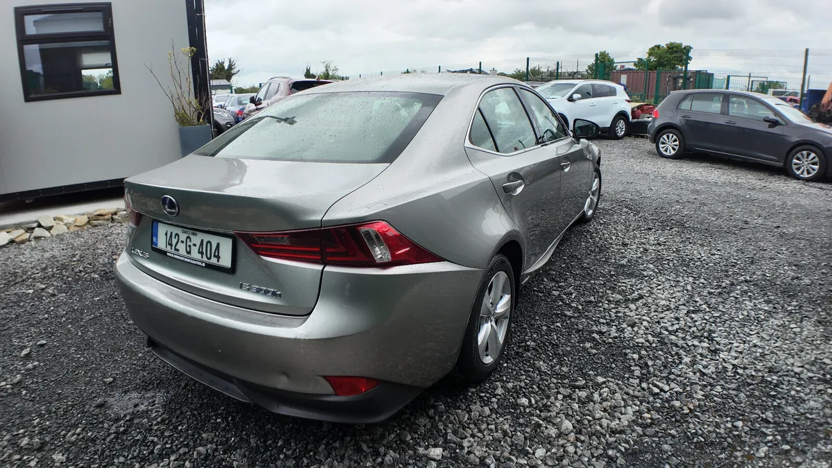 2014 Lexus IS300H NEW NCT 05/27 - Image 6