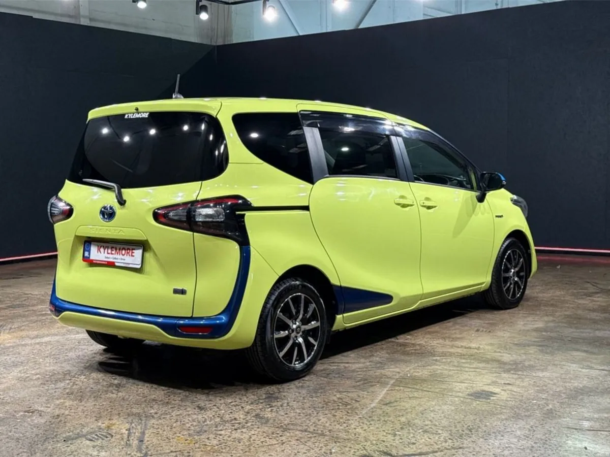 Toyota Sienta 1.5 HYBRID - 7 SEATER - ALLOY WHEELS - Image 4