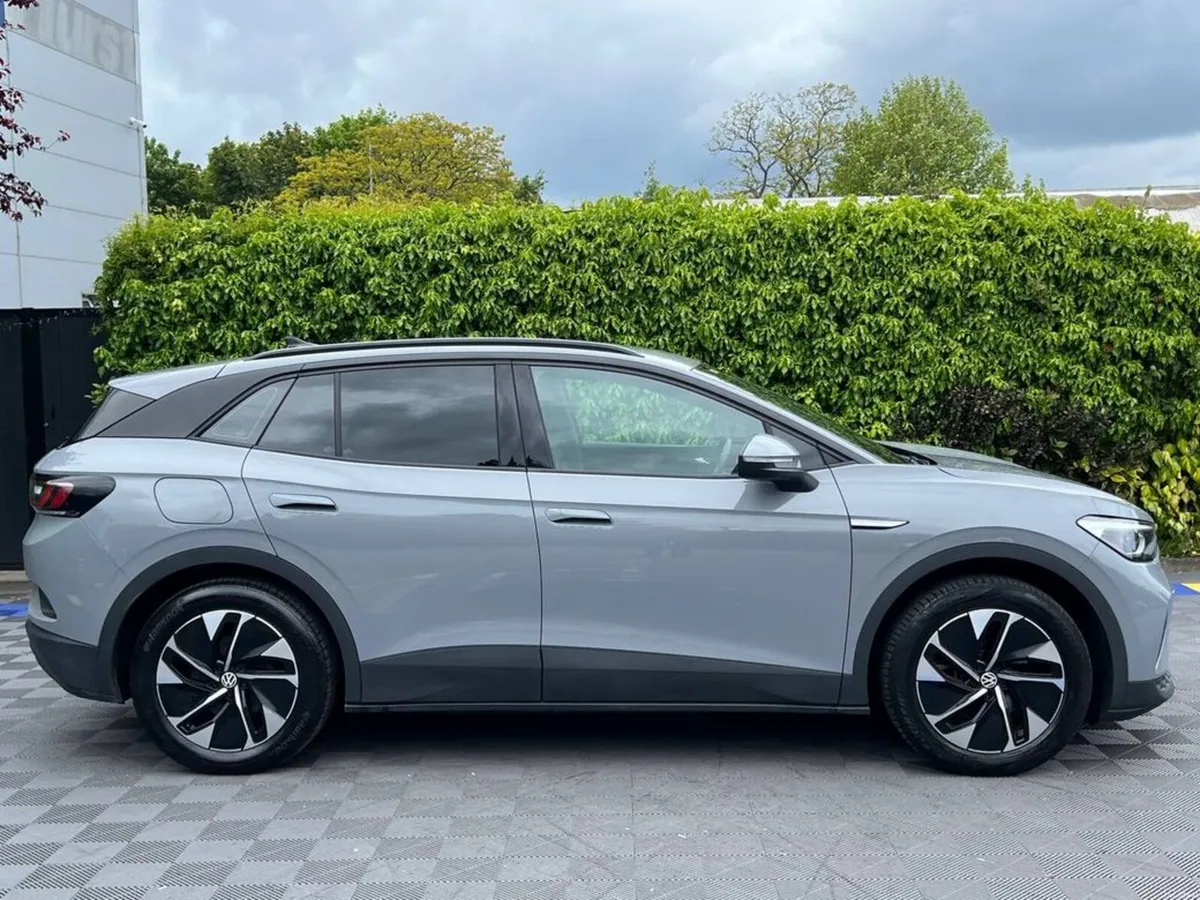 Volkswagen ID.4 PURE LIFE 52 KWH // APPLE CARPLAY/ - Image 2