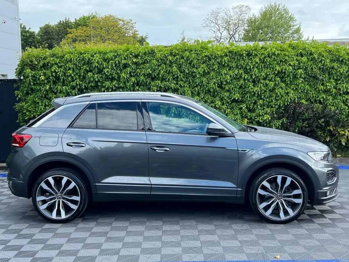 Volkswagen T-Roc R-LINE 2.0 TDI // VERY LOW MILEAG - Image 2