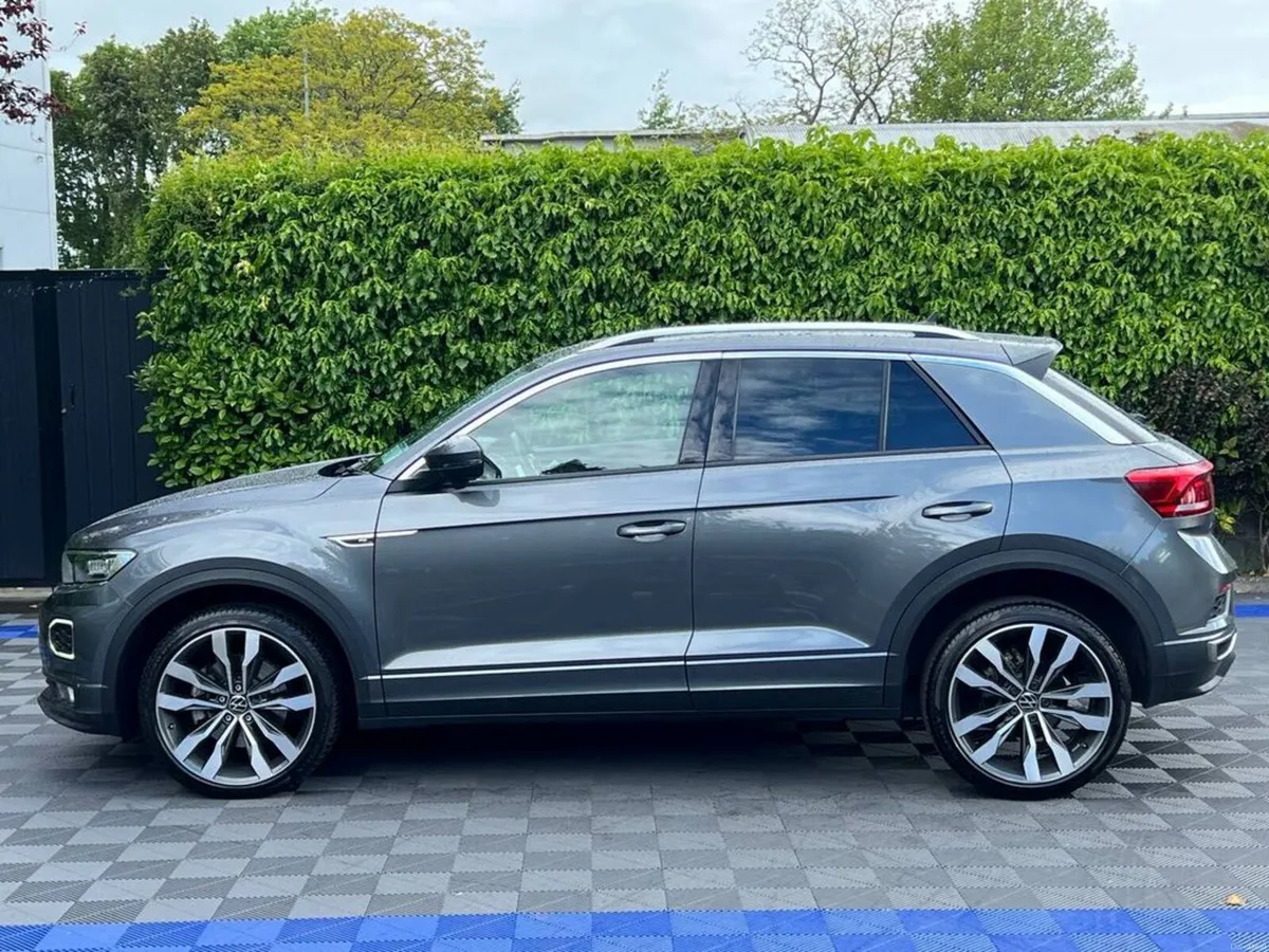 Volkswagen T-Roc R-LINE 2.0 TDI // VERY LOW MILEAG - Image 3