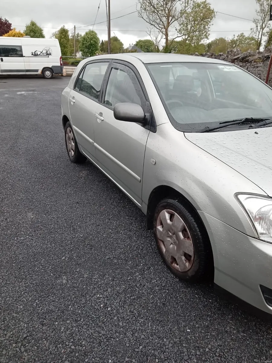 Toyota Corolla 2005 - Image 2
