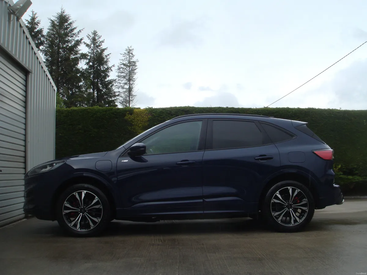23 Kuga ST-Line X Plugin Hybrid 2.5 220BHP €140Tax - Image 4