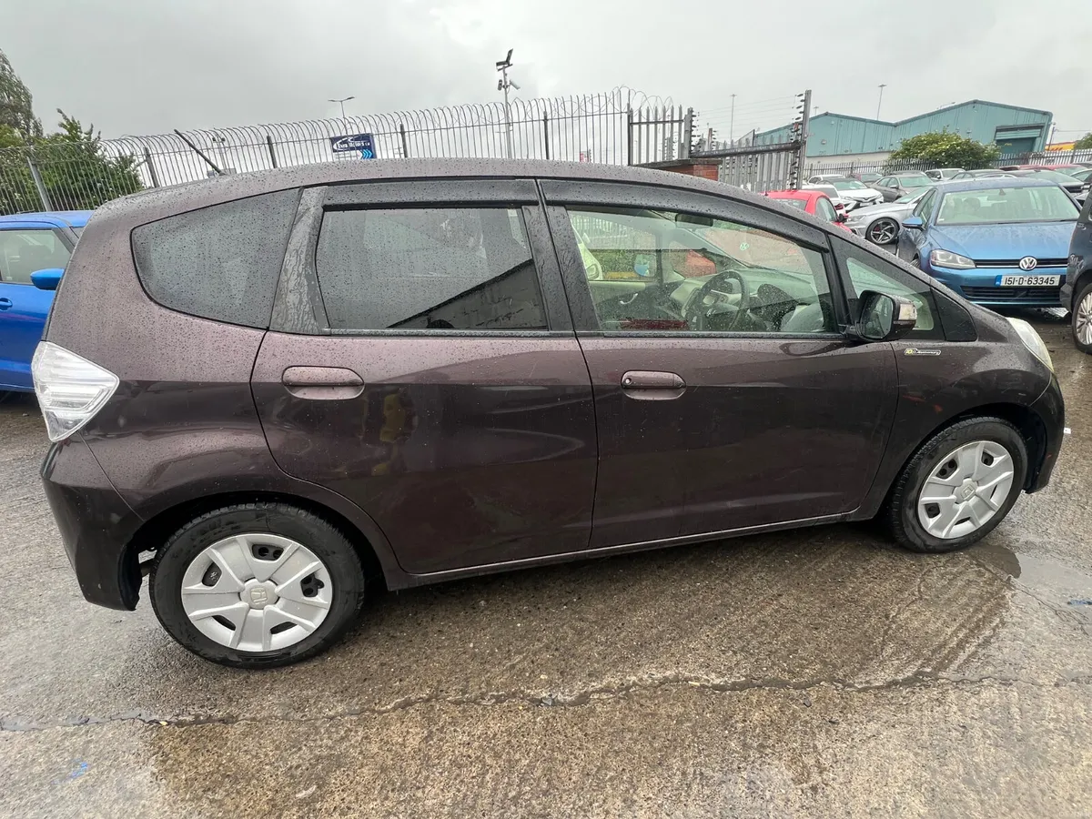 Honda Fit 2012 Automatic/ only 76k km/ warranty - Image 3