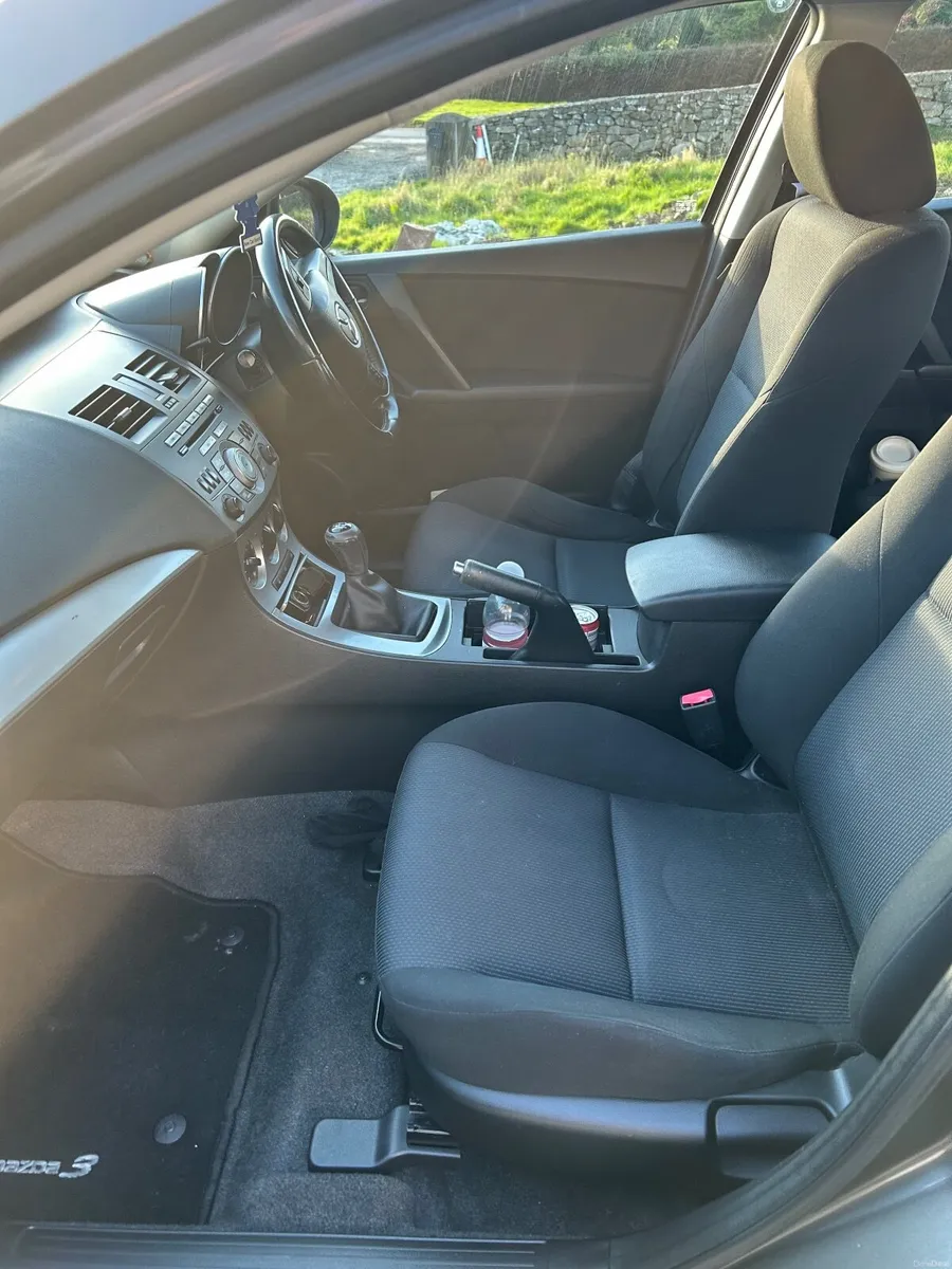 Mazda Mazda3 2011 - Image 2