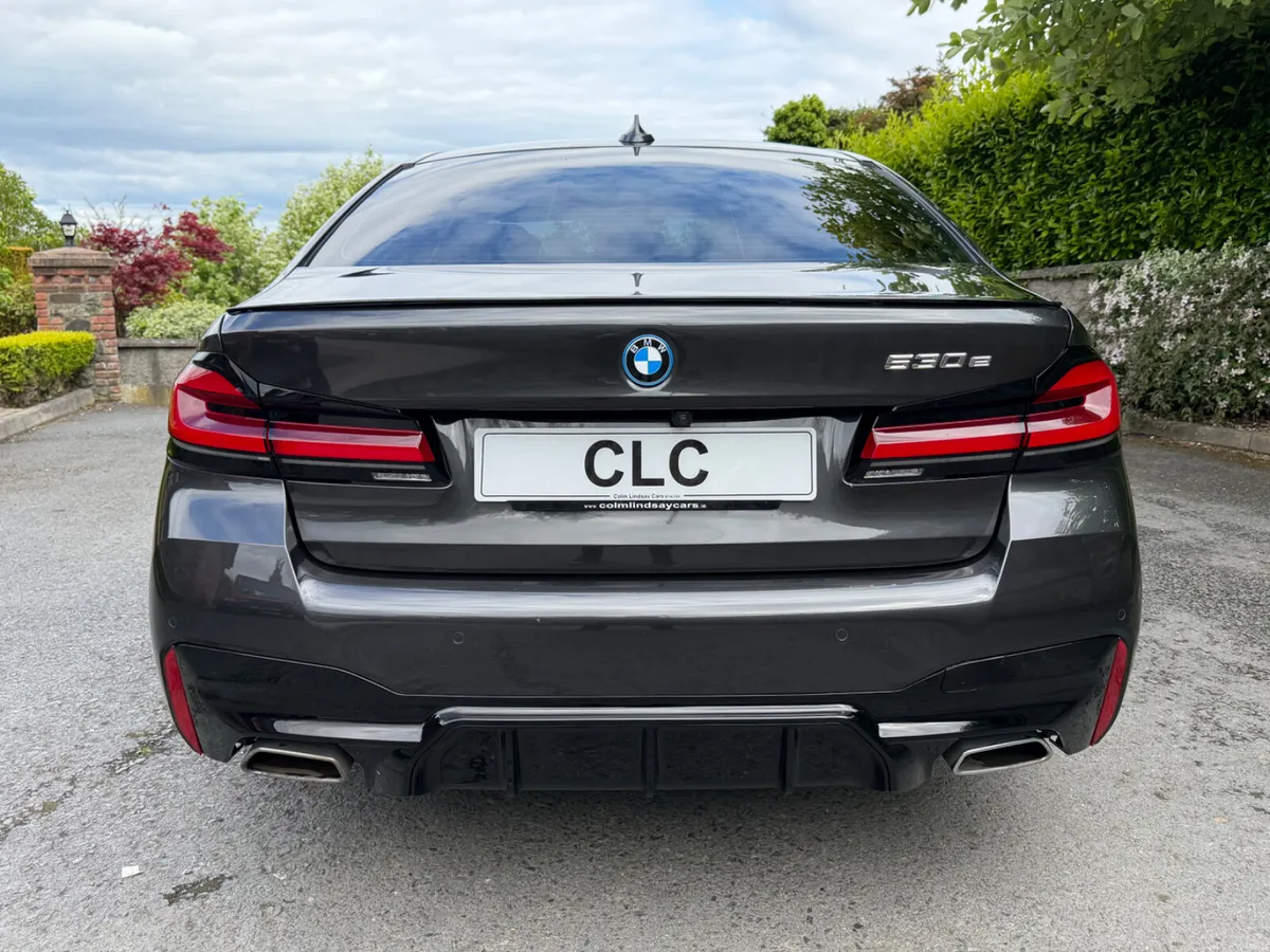 2023 BMW 530e M Sport - Image 4