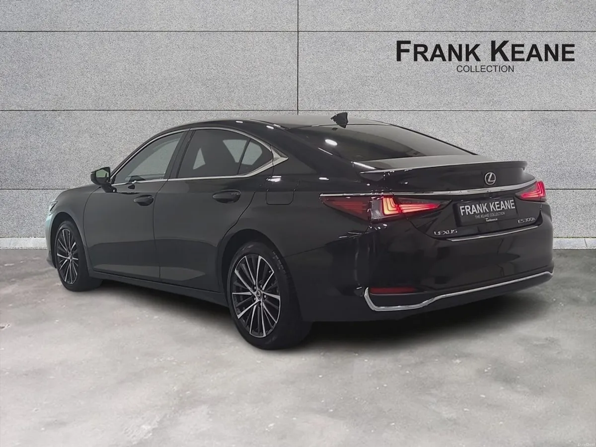 Lexus ES ES300h Dynamic - Image 3