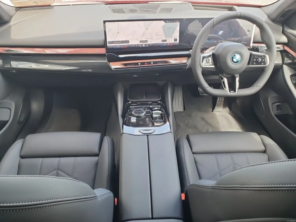 BMW 5-Series 530e - Image 4