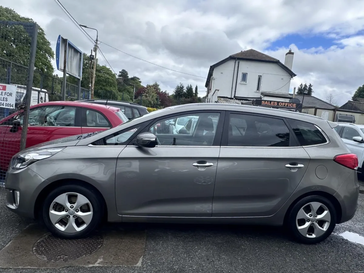 Kia Carens Low Mileage, NCT + TAX - Image 3