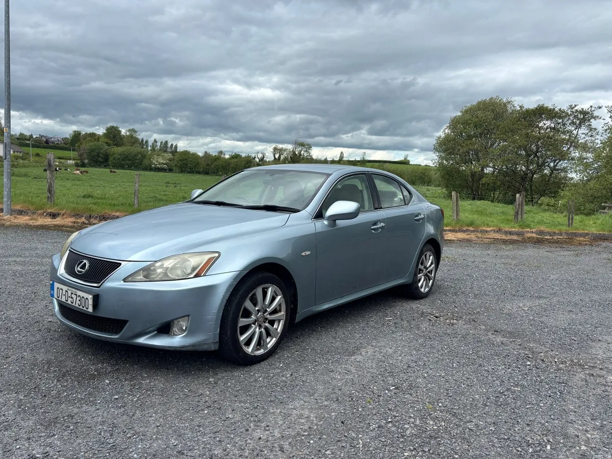 Lexus IS220d - Image 1