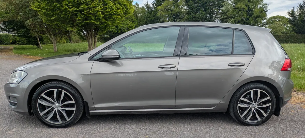 Volkswagen Golf Highline/ NEW NCT 08/27 - Image 4