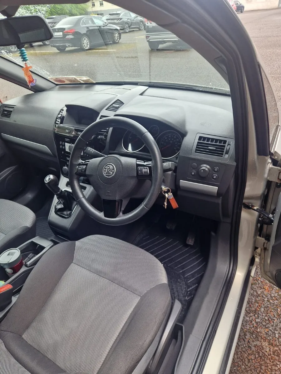Vauxhall Zafira 2011 1.7 diesel - Image 2