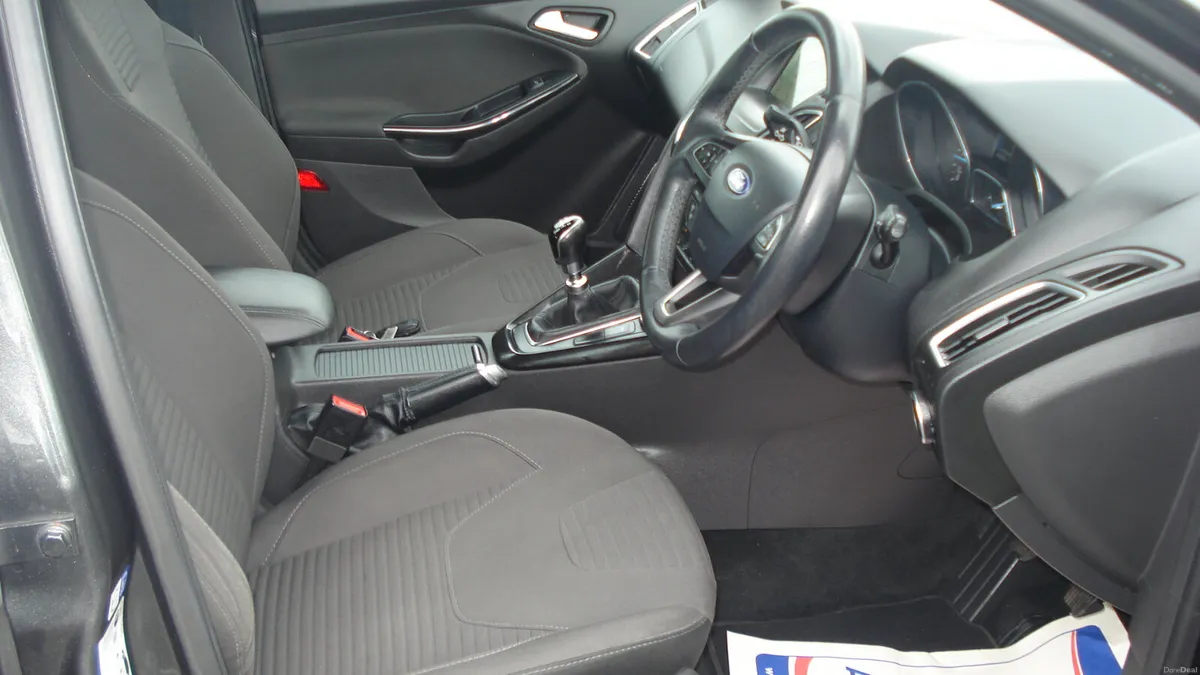 Ford Focus 2018 - Image 3