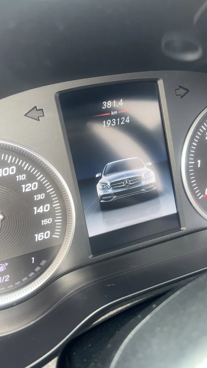 Mercedes-Benz C-Class 2017 - Image 3