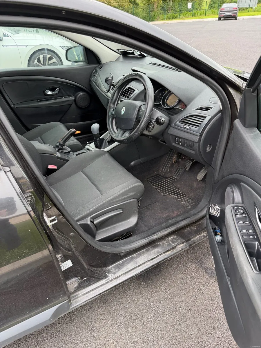 Car - Image 3