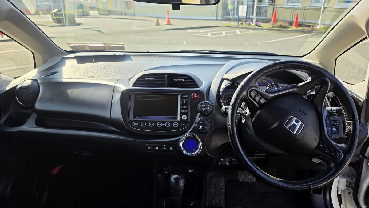 Honda Fit Hybrid 2013 - Image 6