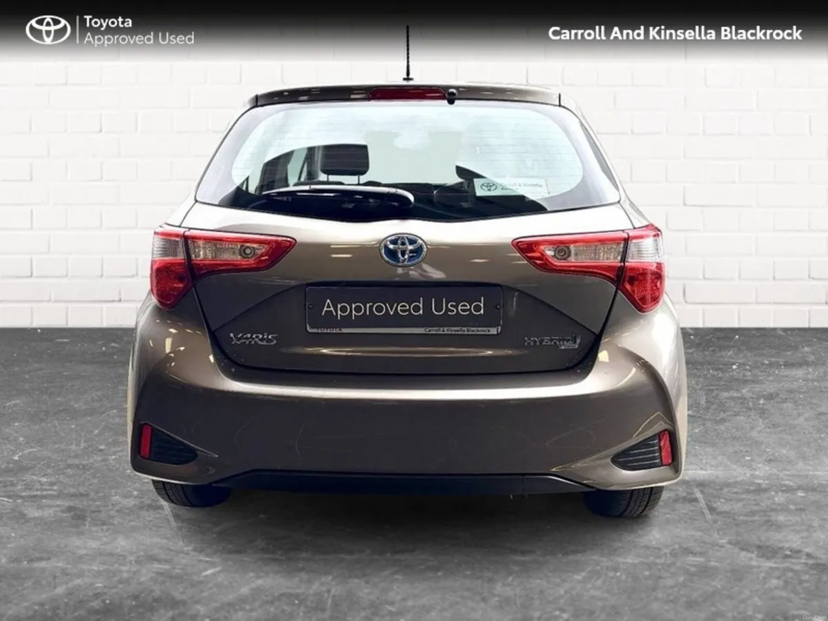 Toyota Yaris Hybrid Luna - Image 4