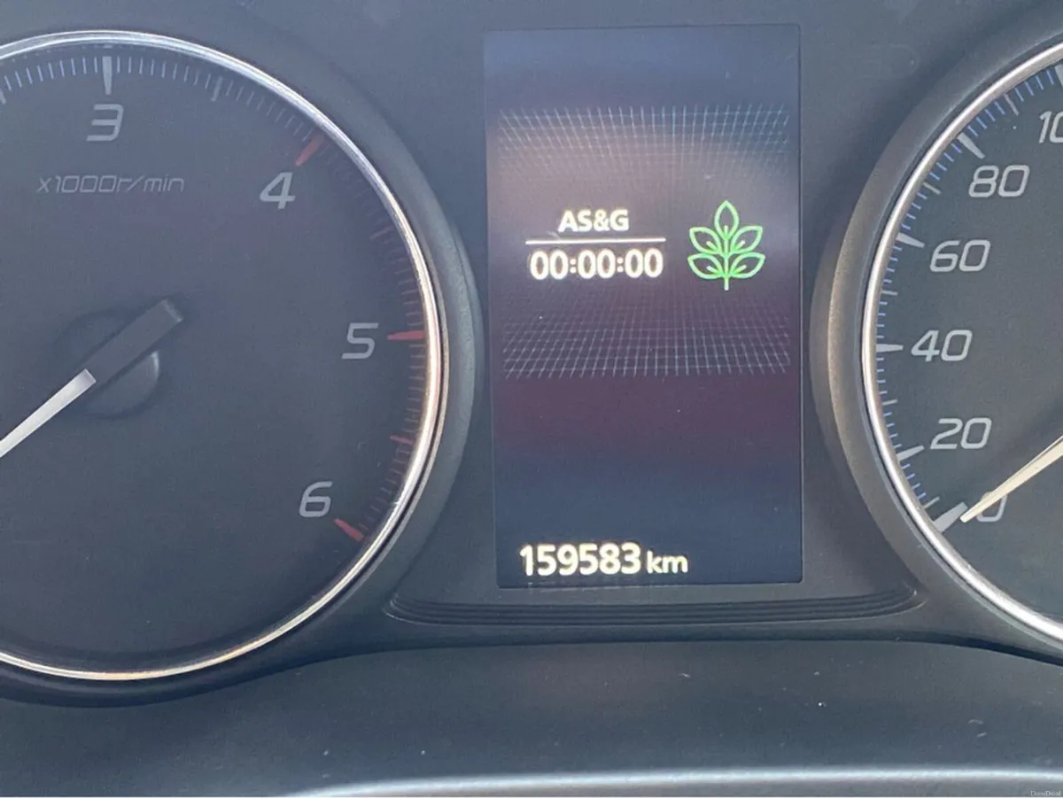 Mitsubishi Outlander Diesel 2WD, 5 Seat @Waltons G - Image 3