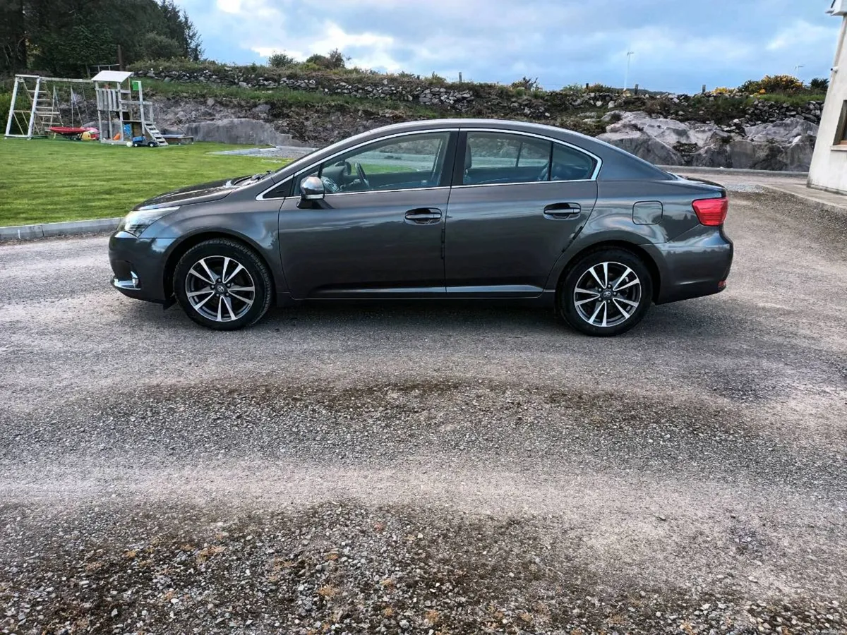 Toyota Avensis - Image 1