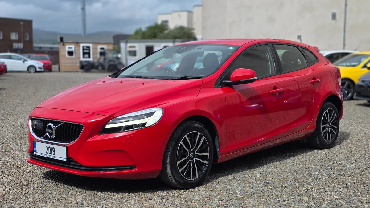 2019 Volvo V40 T3 Kinetic - Image 4