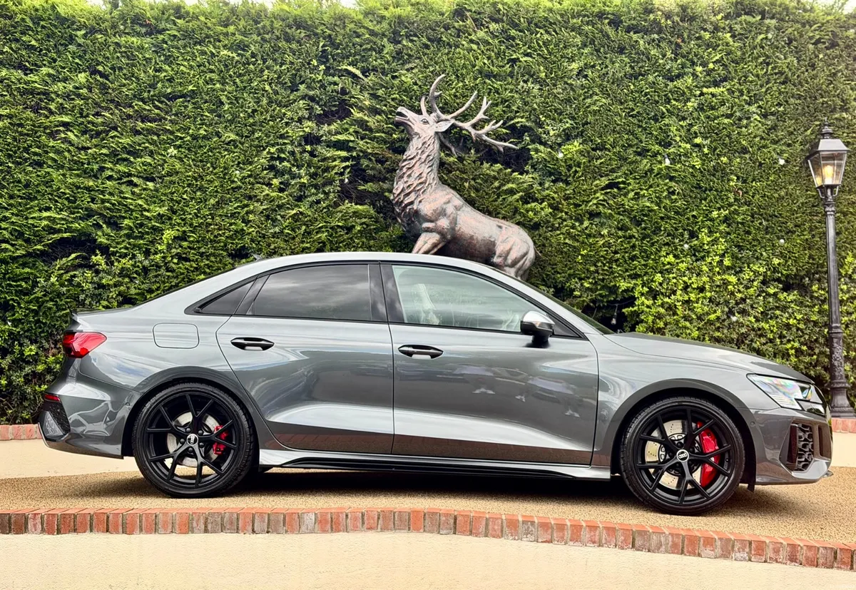 Audi RS3 400BHP GREAT SPEC AS NEW - Image 4