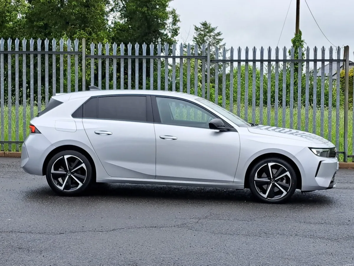 Opel Astra ELEGANCE 1.5TD 130BHP 8-SPEED AUTOMATIC - Image 3