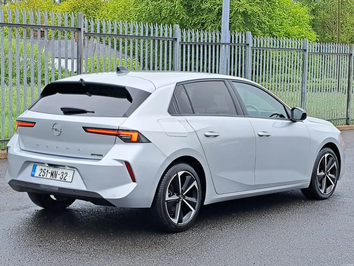 Opel Astra ELEGANCE 1.5TD 130BHP 8-SPEED AUTOMATIC - Image 4