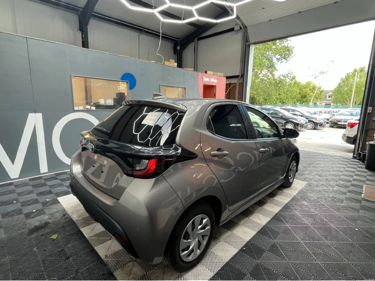 Toyota Yaris 2022 TOYOTA YARIS X 1.0 AUTOMATIC / R - Image 2