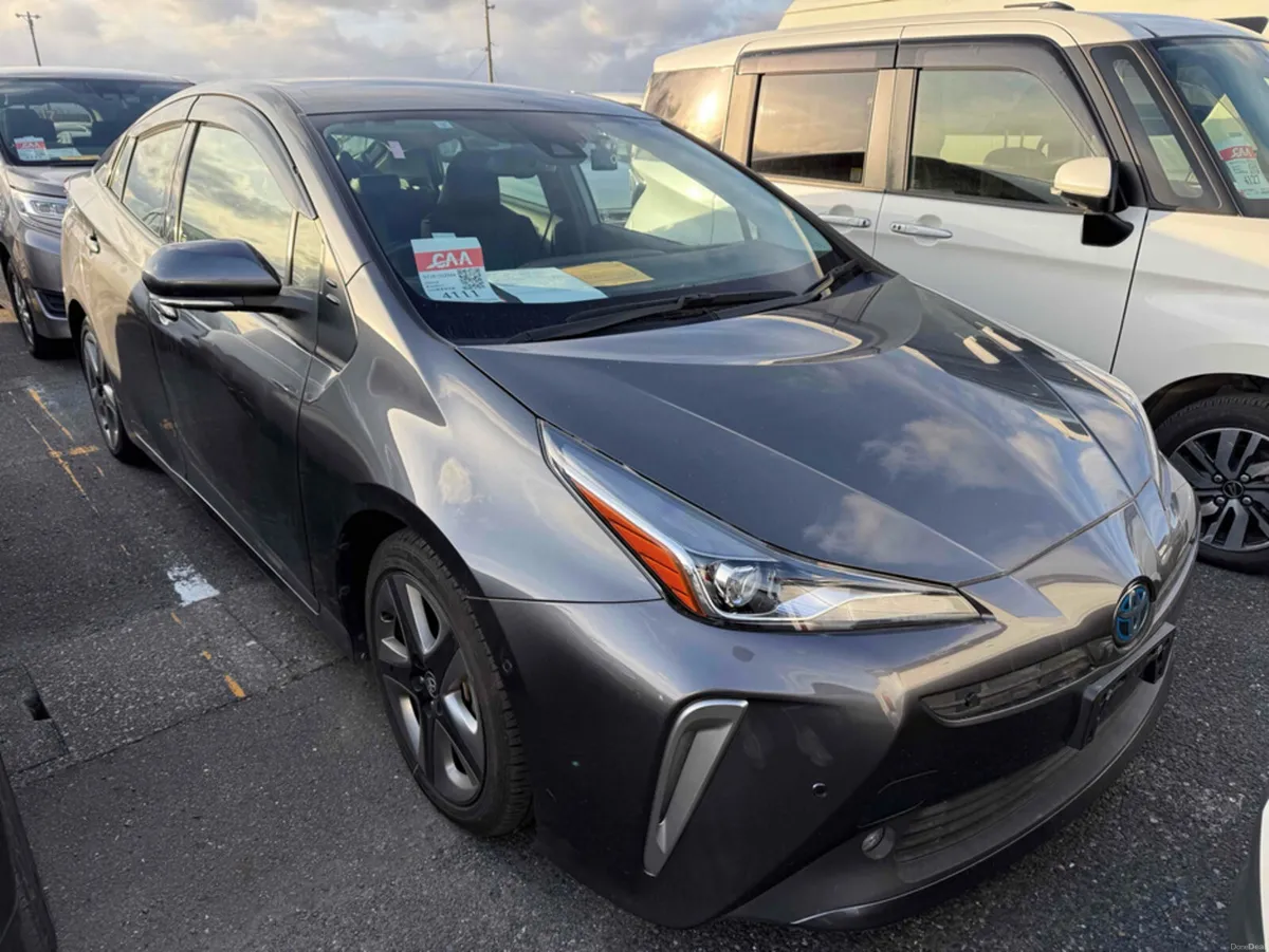 Toyota Prius TOURING SELECTION AUTOMATIC HYBRID 1.