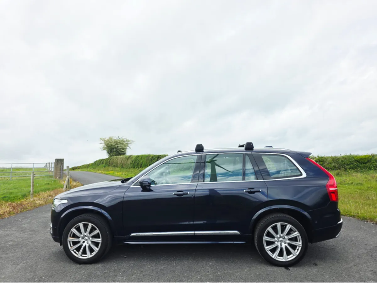 Volvo XC90 D5 AWD INSCRIPTION 5DR AUTO - Image 3