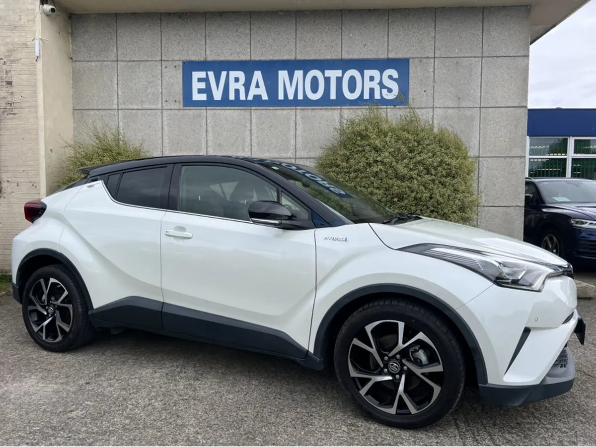 Toyota C-HR SOL AUTOMATIC HYBRID 1.8 PETROL //HIGH - Image 3