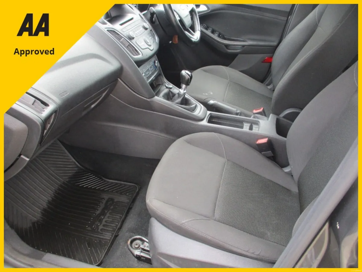 Ford Focus STYLE 4DR 1.5 TD 95PS 6SPEED - Image 5