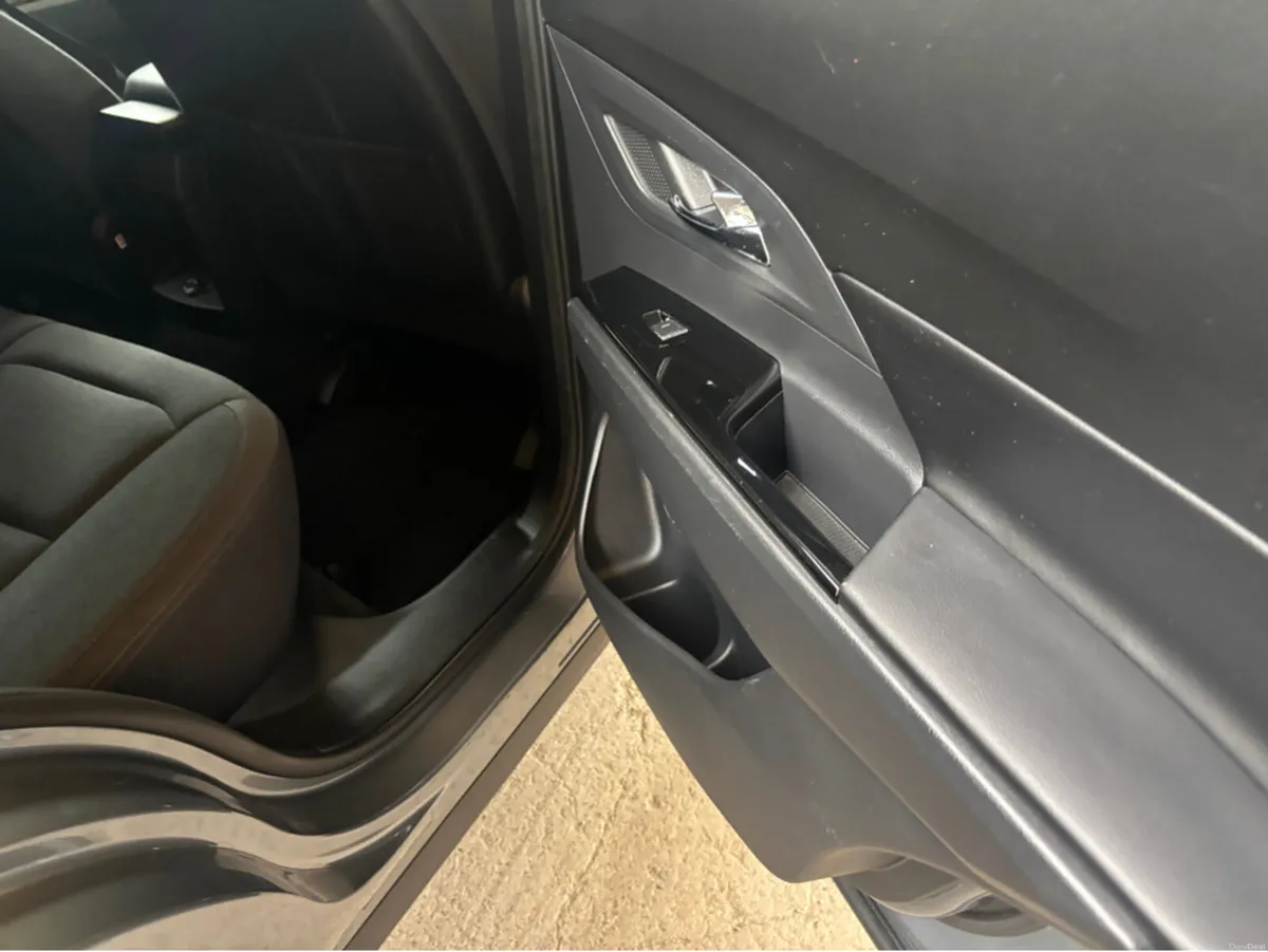SsangYong Korando EL 1.6 2WD 4DR AUTO - Image 3