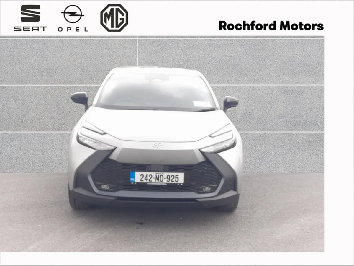 Toyota C-HR HEV SPORT - Image 2
