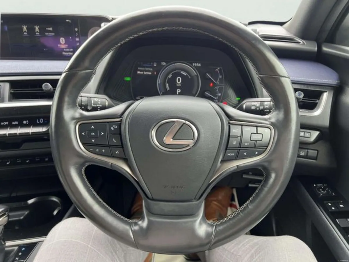 Lexus UX VERSION L , Reversing camera, Low mileage - Image 4