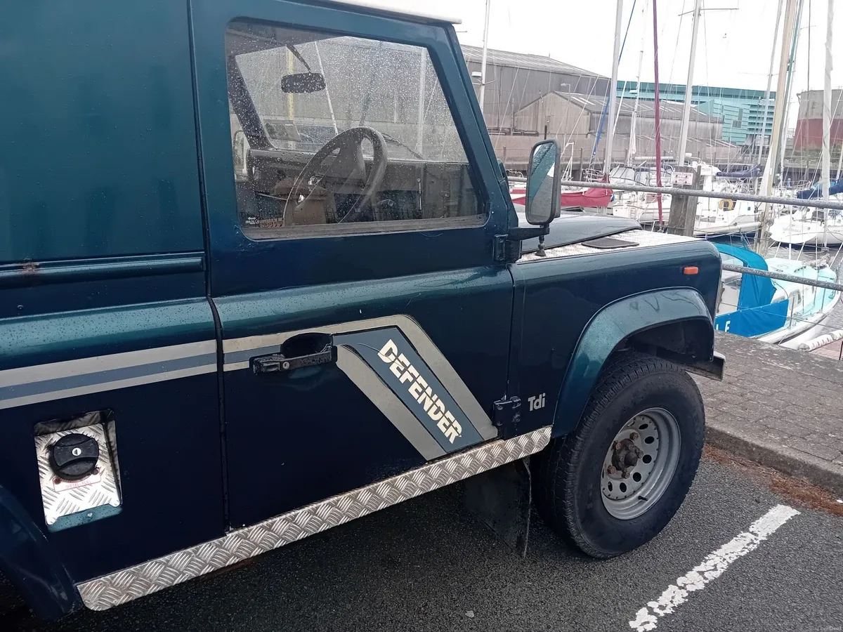 Land Rover Defender 300Tdi 1984 - Image 2