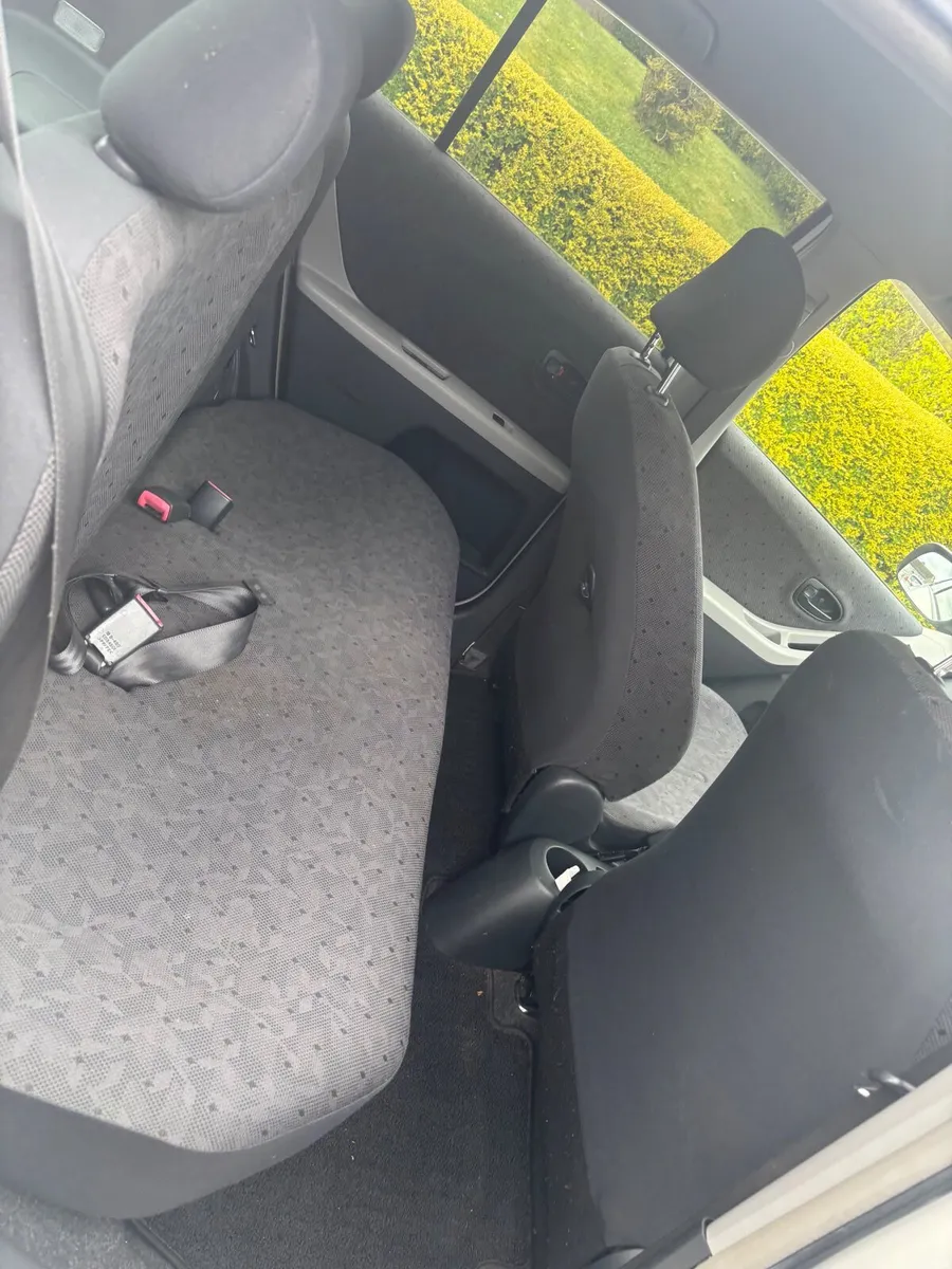 Toyota Vitz 2007 - Image 2