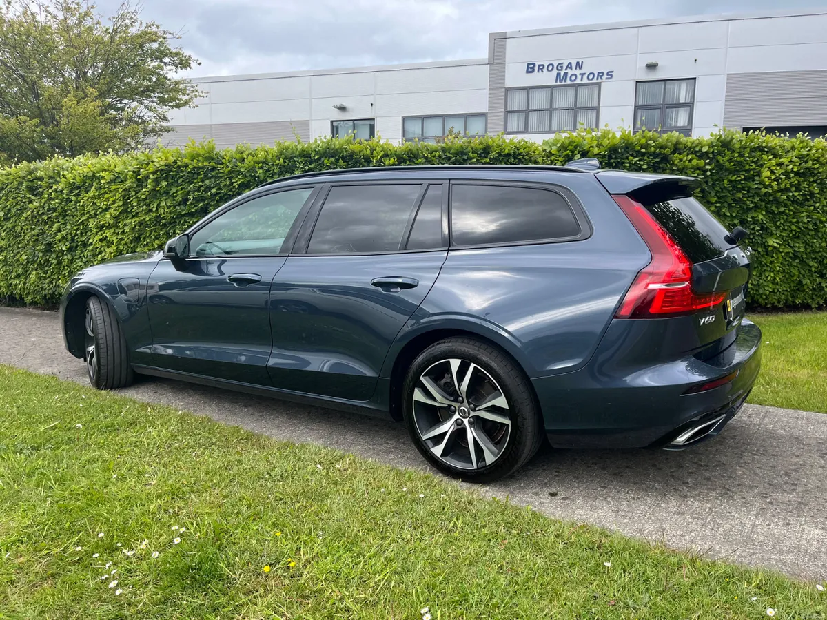 Volvo V60 2022 2.0 T6 AWD PHEV - Image 6