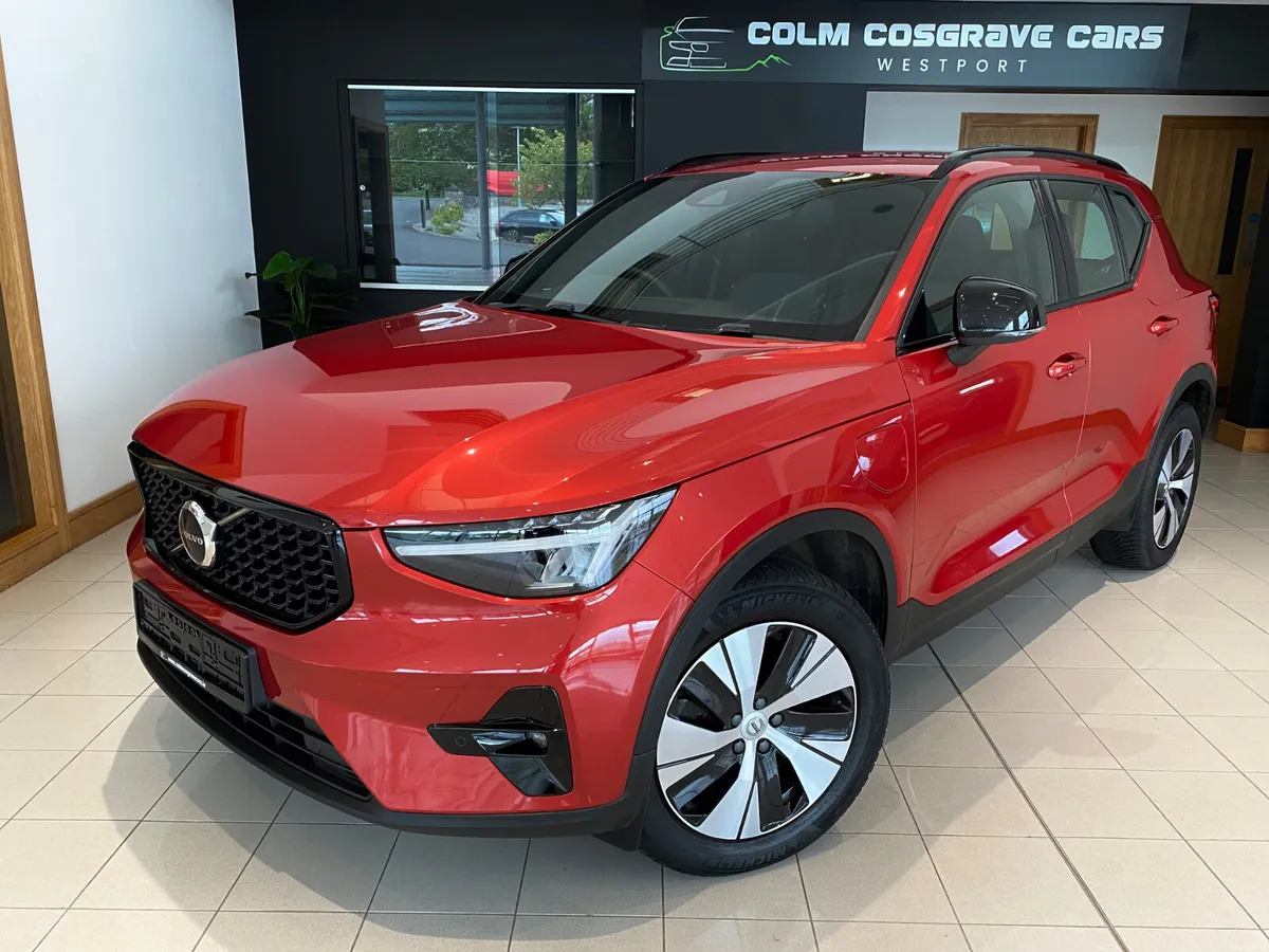 Volvo XC40 2023 T4 PHEV 211hp AT7 Plus bright - Image 3