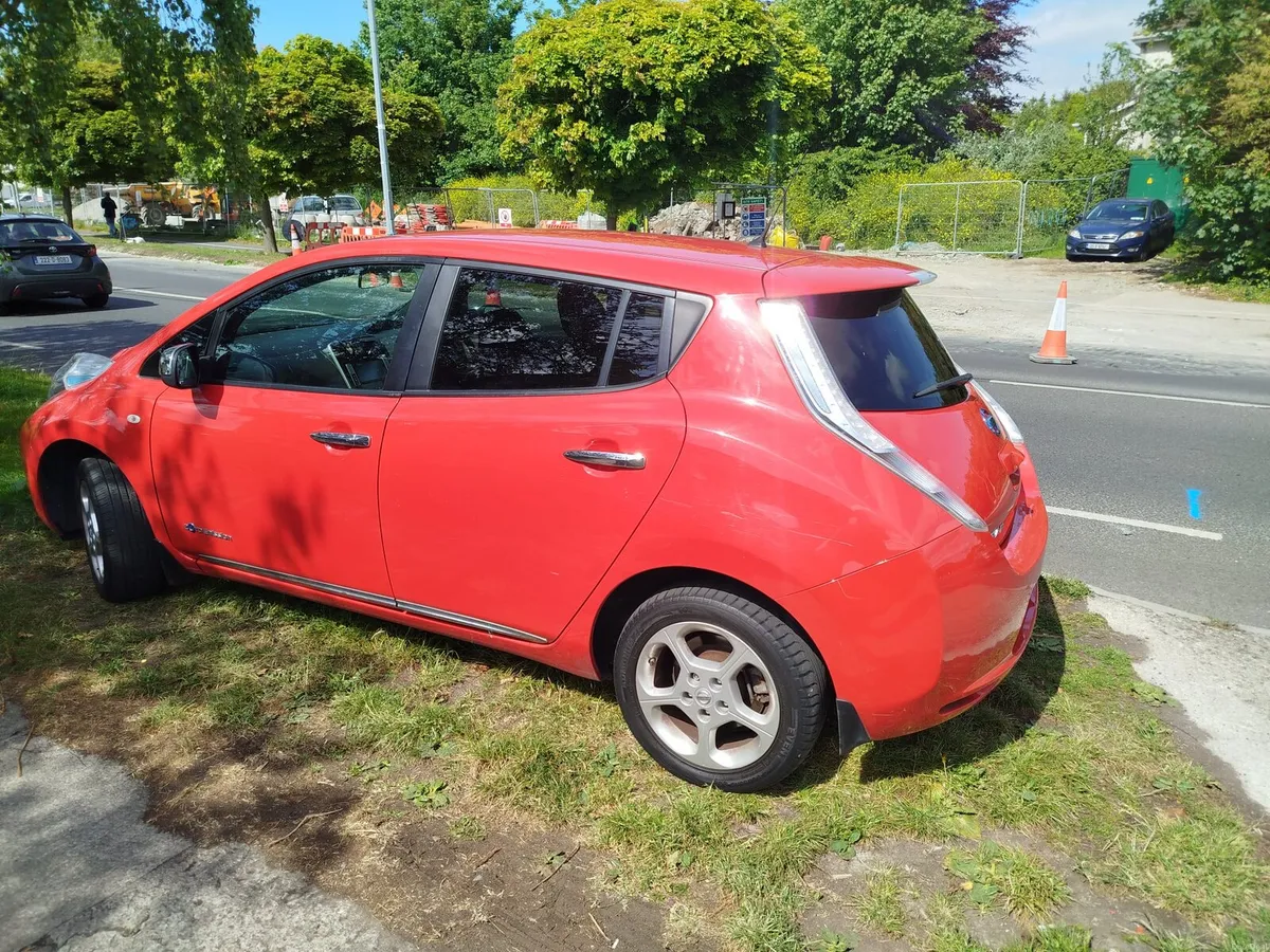 (Electric) 161 Nissan LEAF (Automatic) - Image 2
