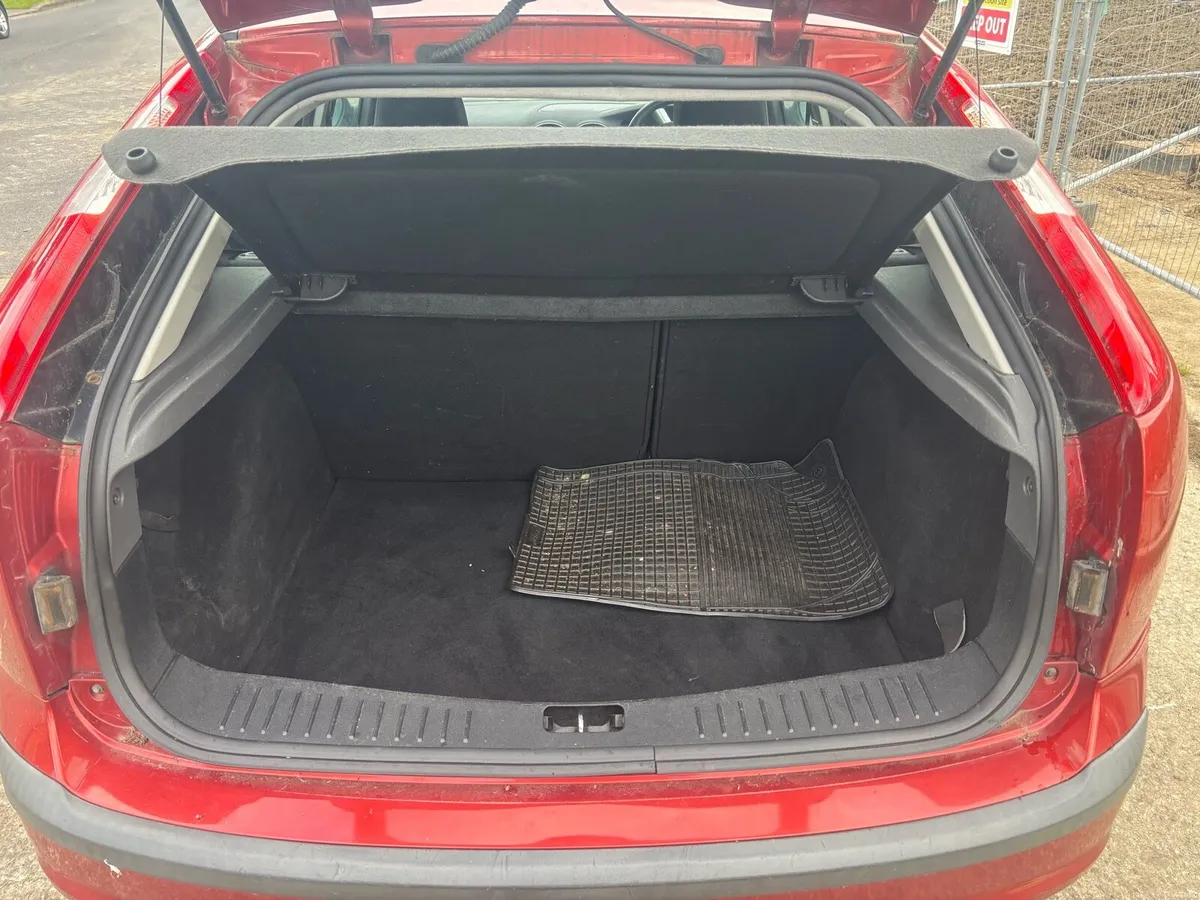 2007 Ford focus ghia model - Image 3
