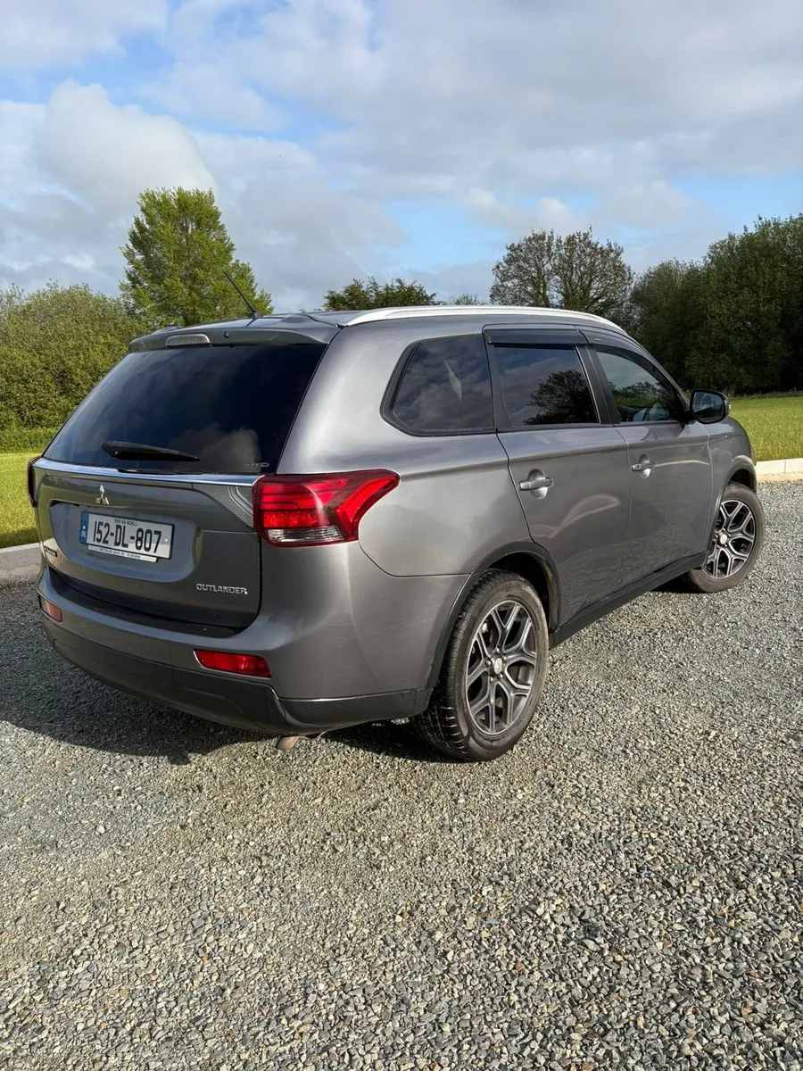 Mitsubishi Outlander 4WD - Image 1