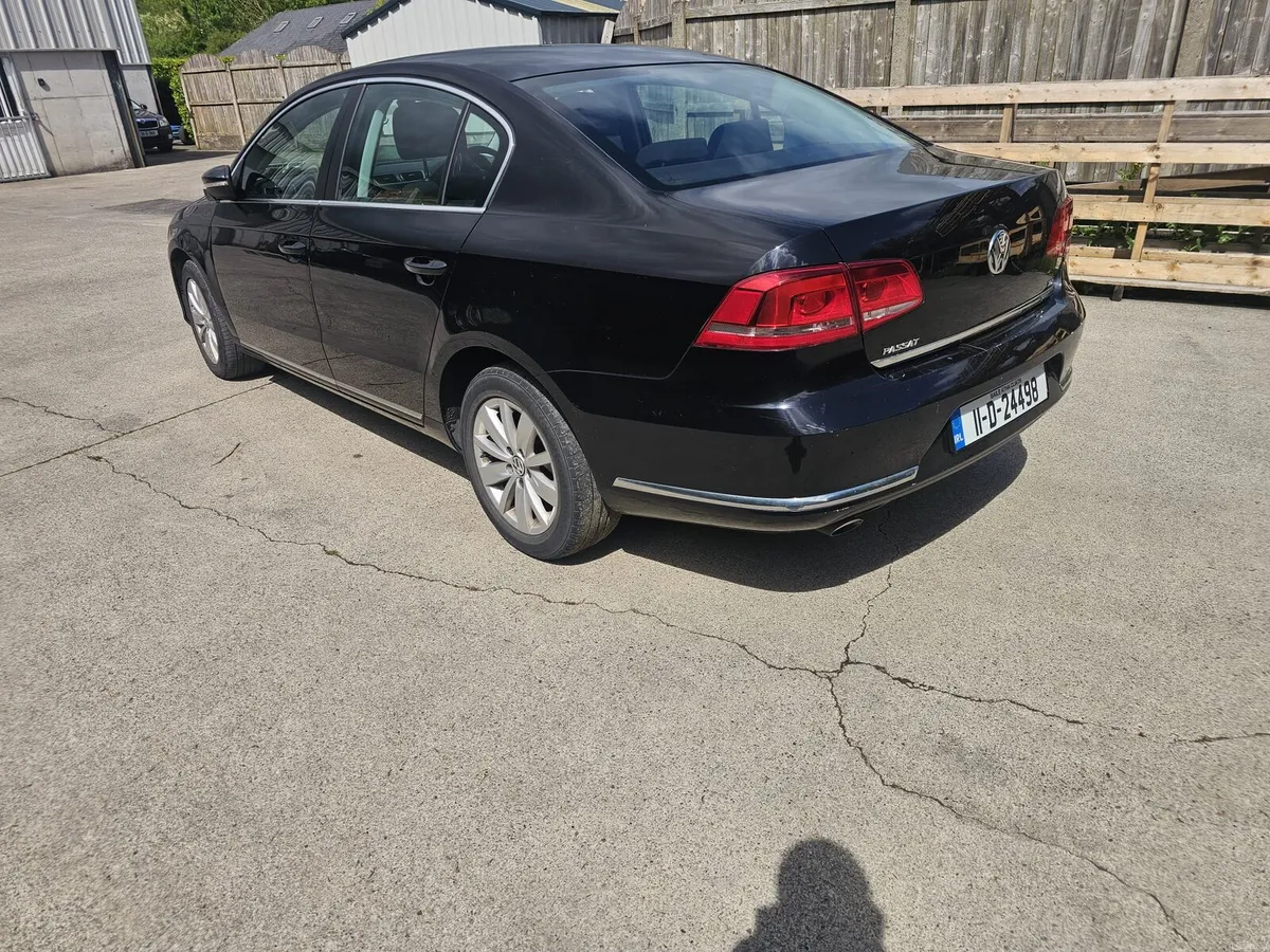 2011 Volkswagen Passat - Image 3