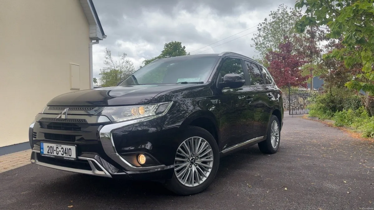 Mitsubishi Outlander - Image 1