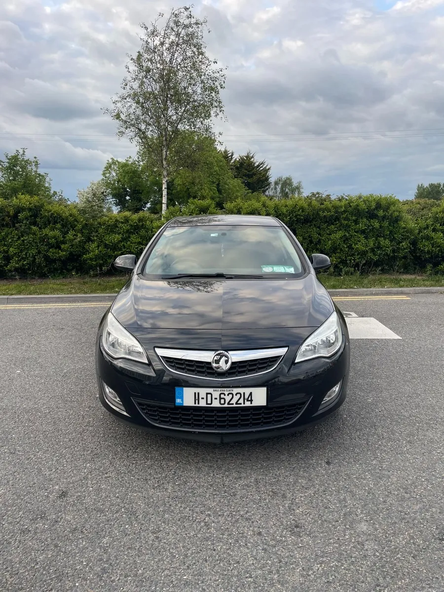 Vauxhall Astra 2011 - Image 1