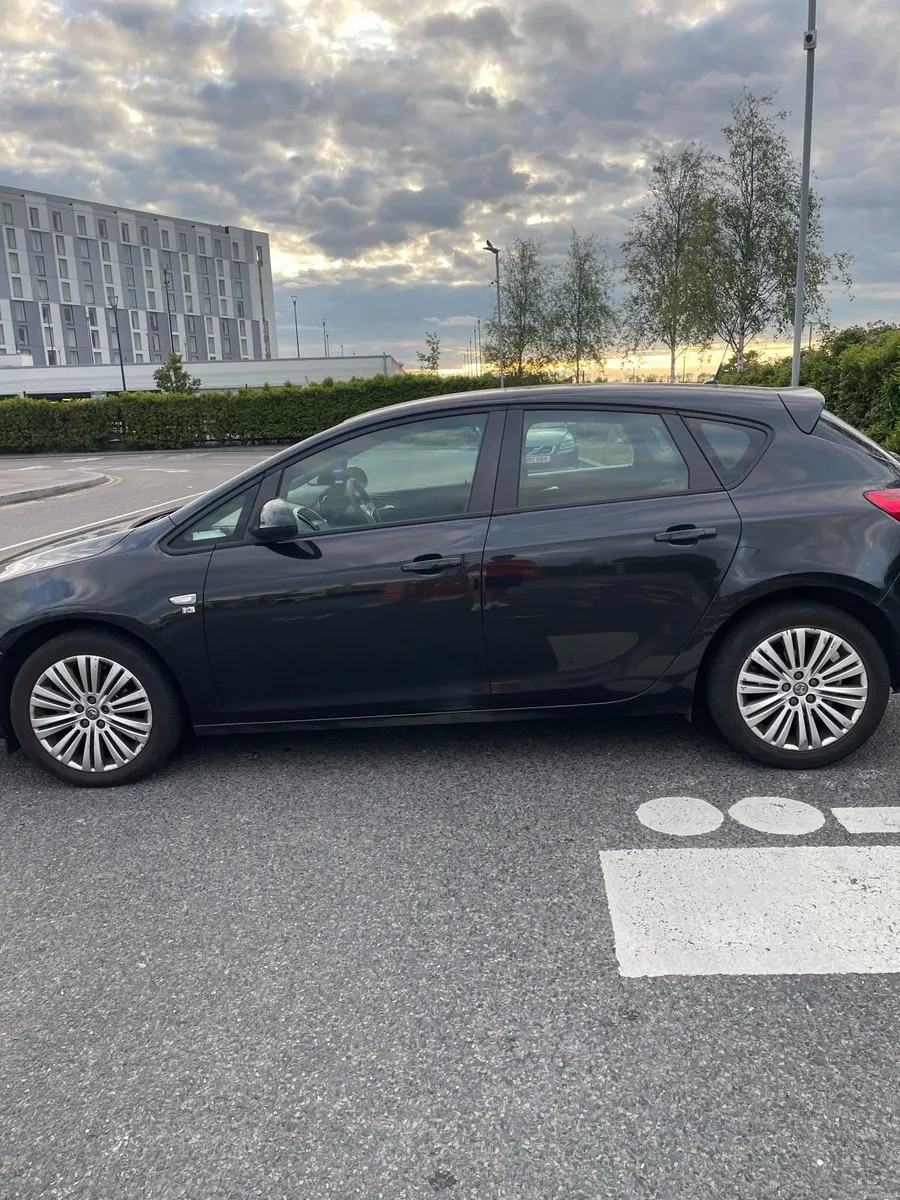 Vauxhall Astra 2011 - Image 3
