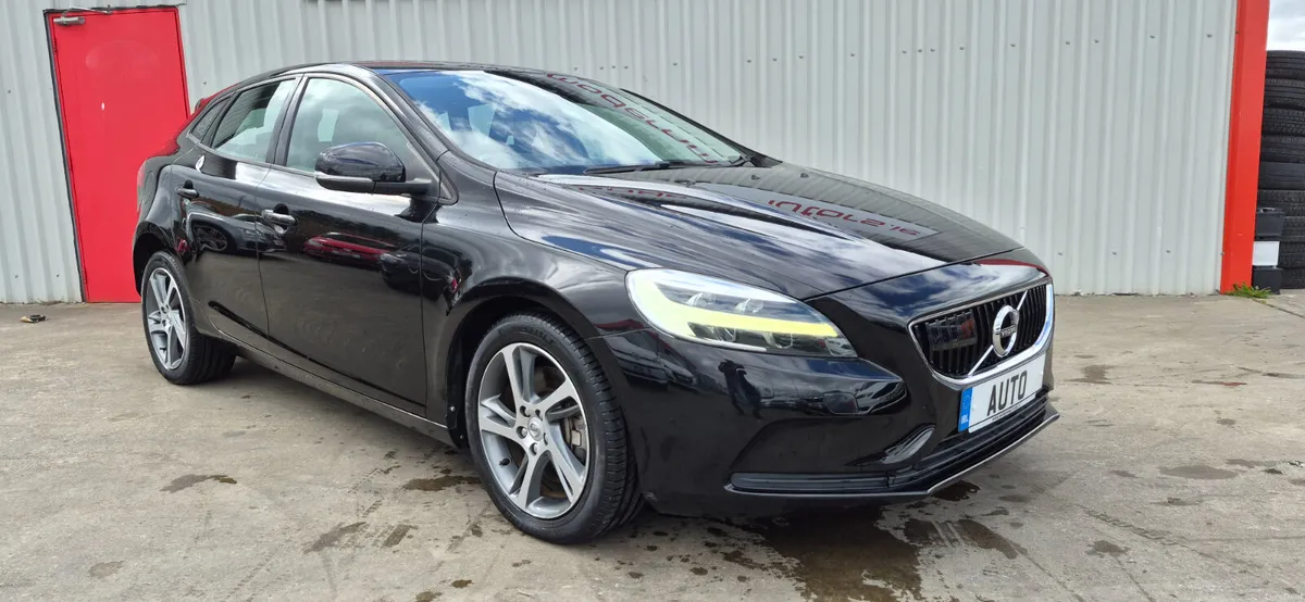Volvo V40 d4 auto r-design diesel low kms - Image 3